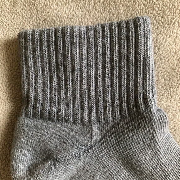 32 Degrees Cool Quarter Length Gray Socks Men’s Shoe Size 6-10 (6 Pairs) - Picture 10 of 12